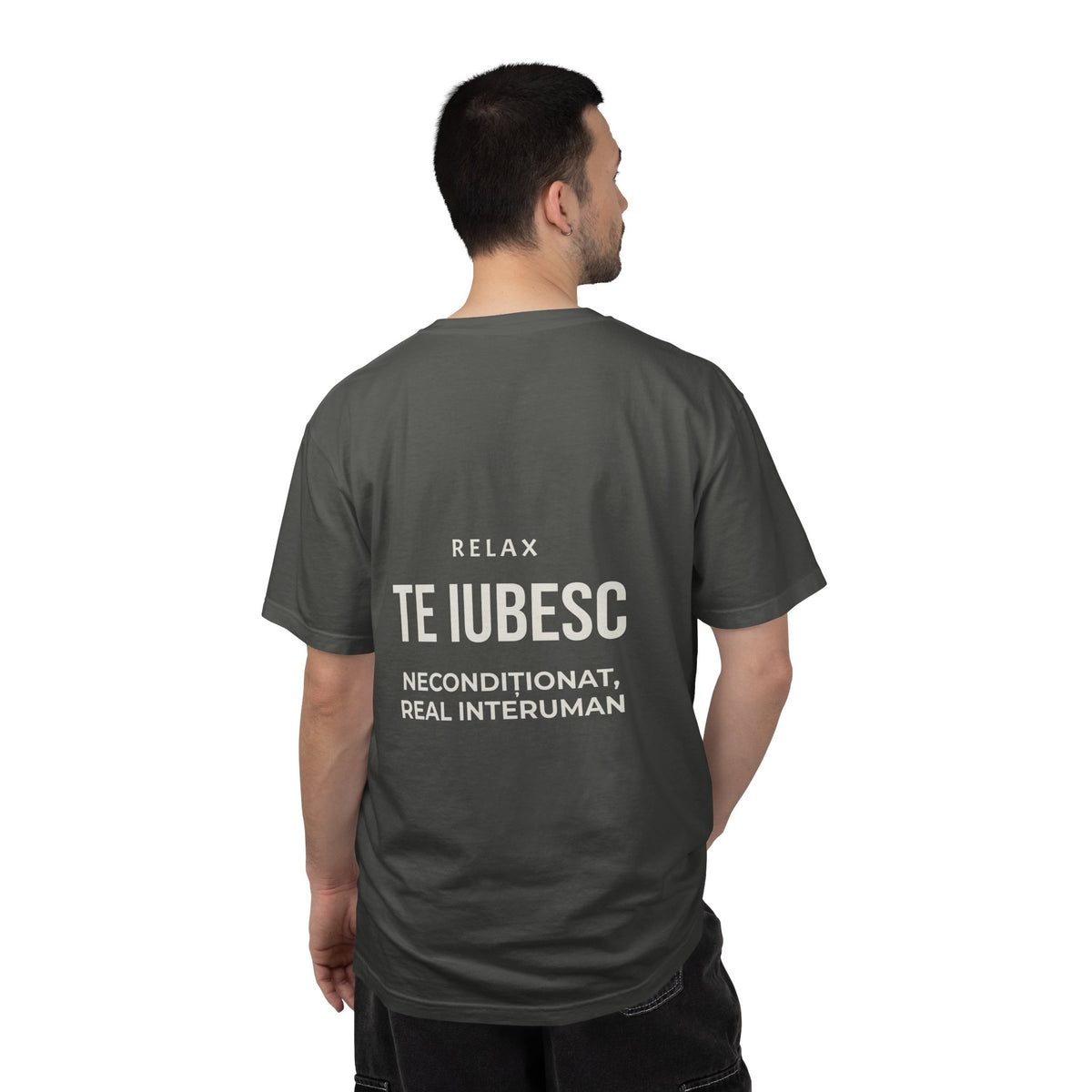 Tricou personalizat garment-dyed — printul tău